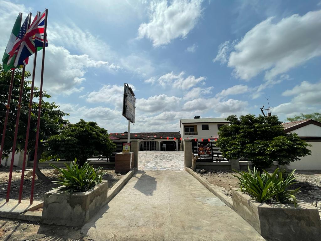 Station Parade Bar, Restaurant  and Guest House