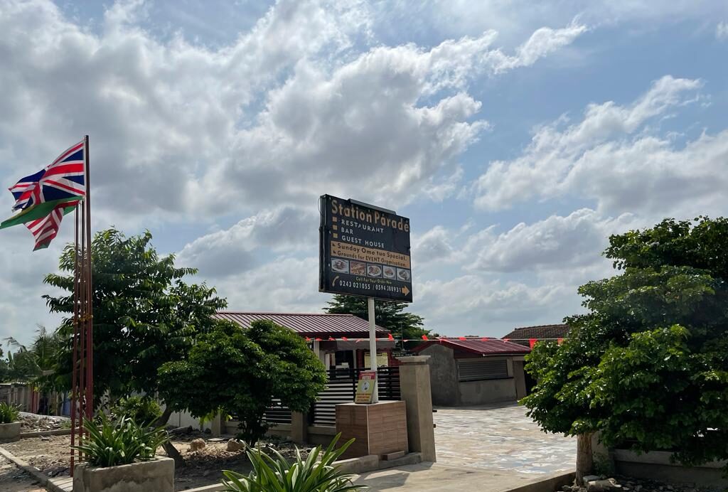 Station Parade Bar, Restaurant  and Guest House